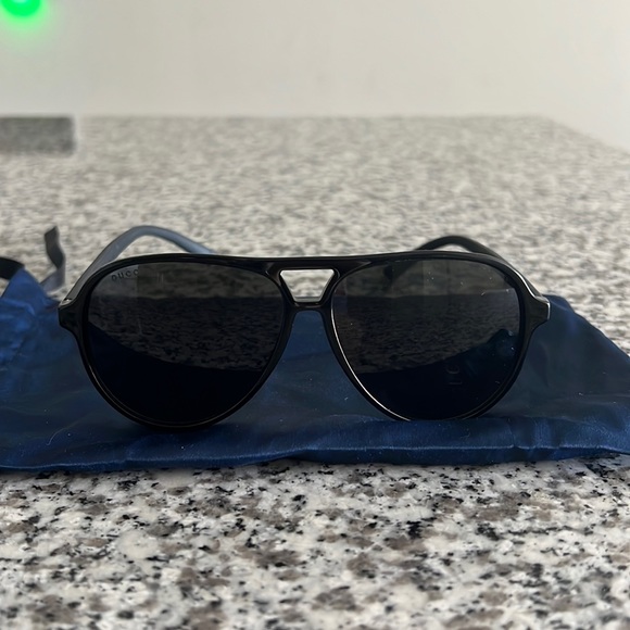 Gucci black Polarized Pilot Men's Sunglasses - Picture 4 of 6